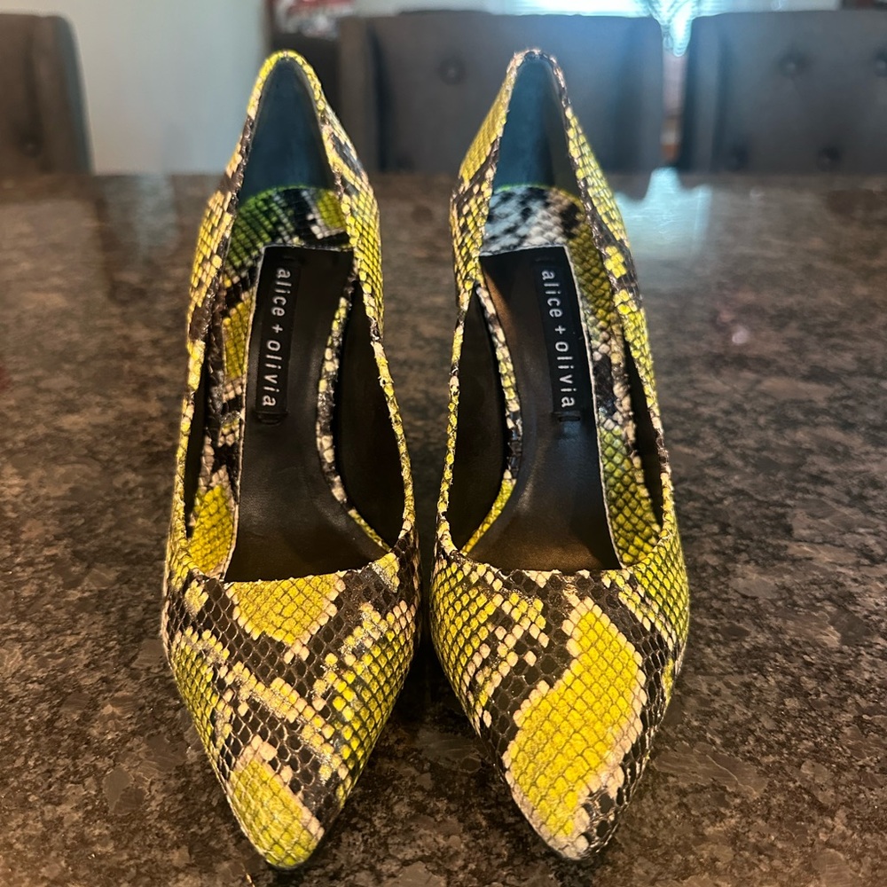 Alice + Olivia Green and Black Snakeskin Heels